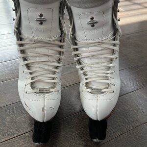 Riedell Flair 4M Skates and 9.25" John Wilson Blades with Free Edea bag